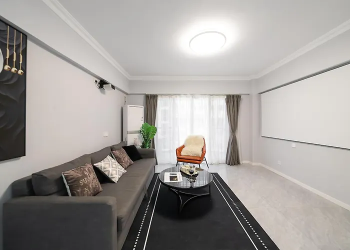 Lemonade Apartment - Nanjing East Road Pedestrian Street 3 Bedroom Apartment