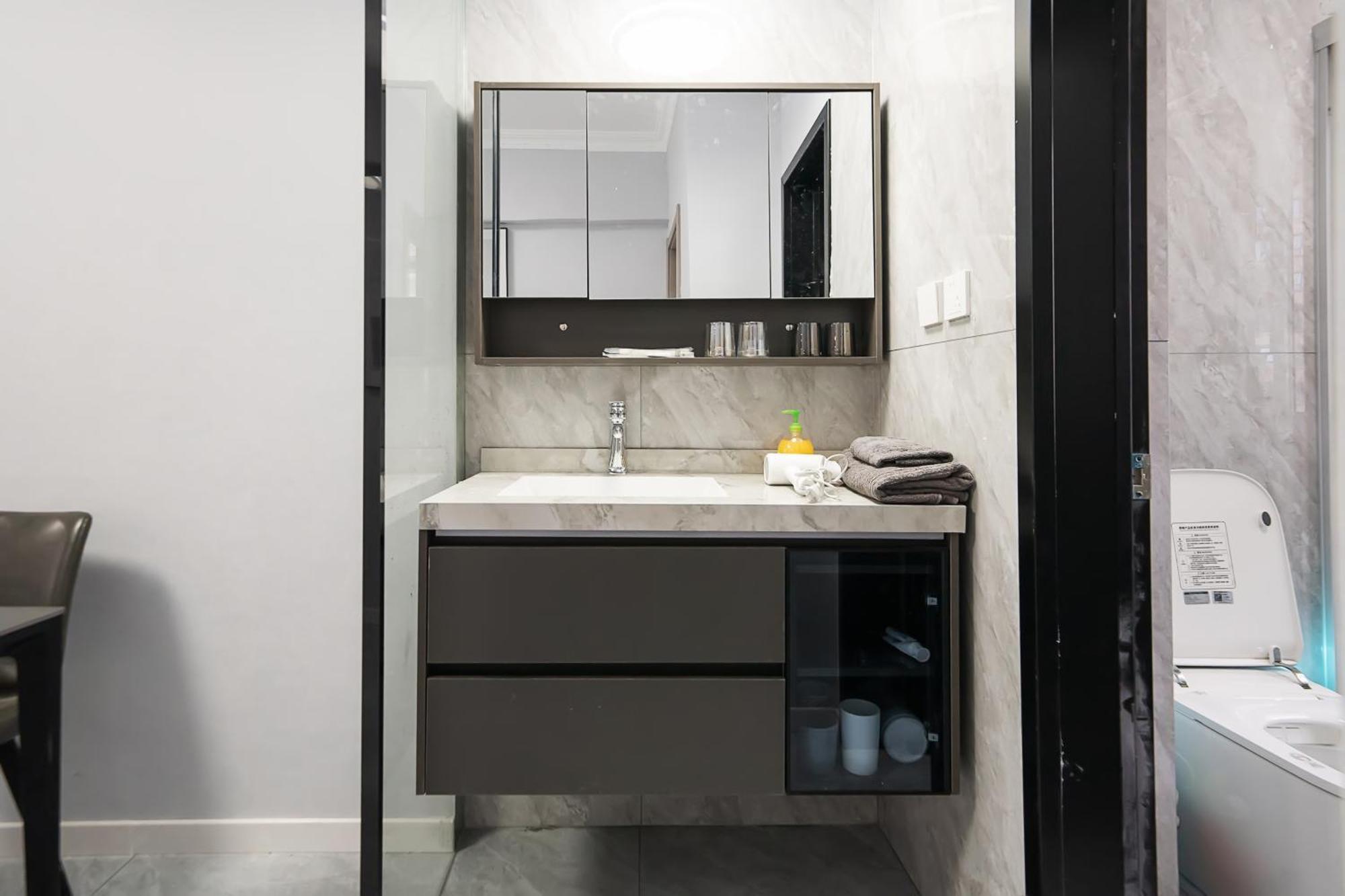 Apartment Lemonade - Nanjing East Road Pedestrian Street 3 Bedroom *