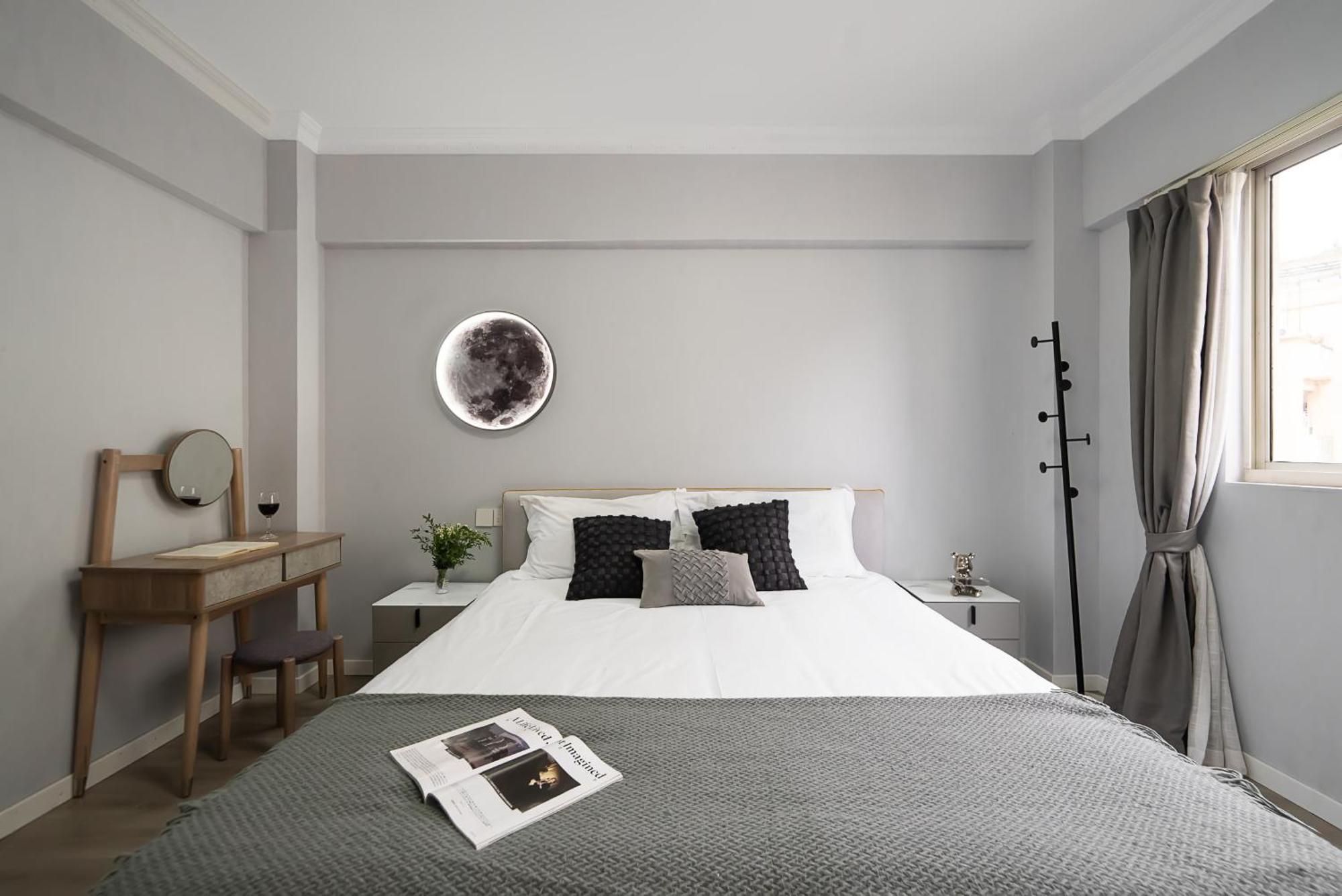 Lemonade - Nanjing East Road Pedestrian Street 3 Bedroom Apartment