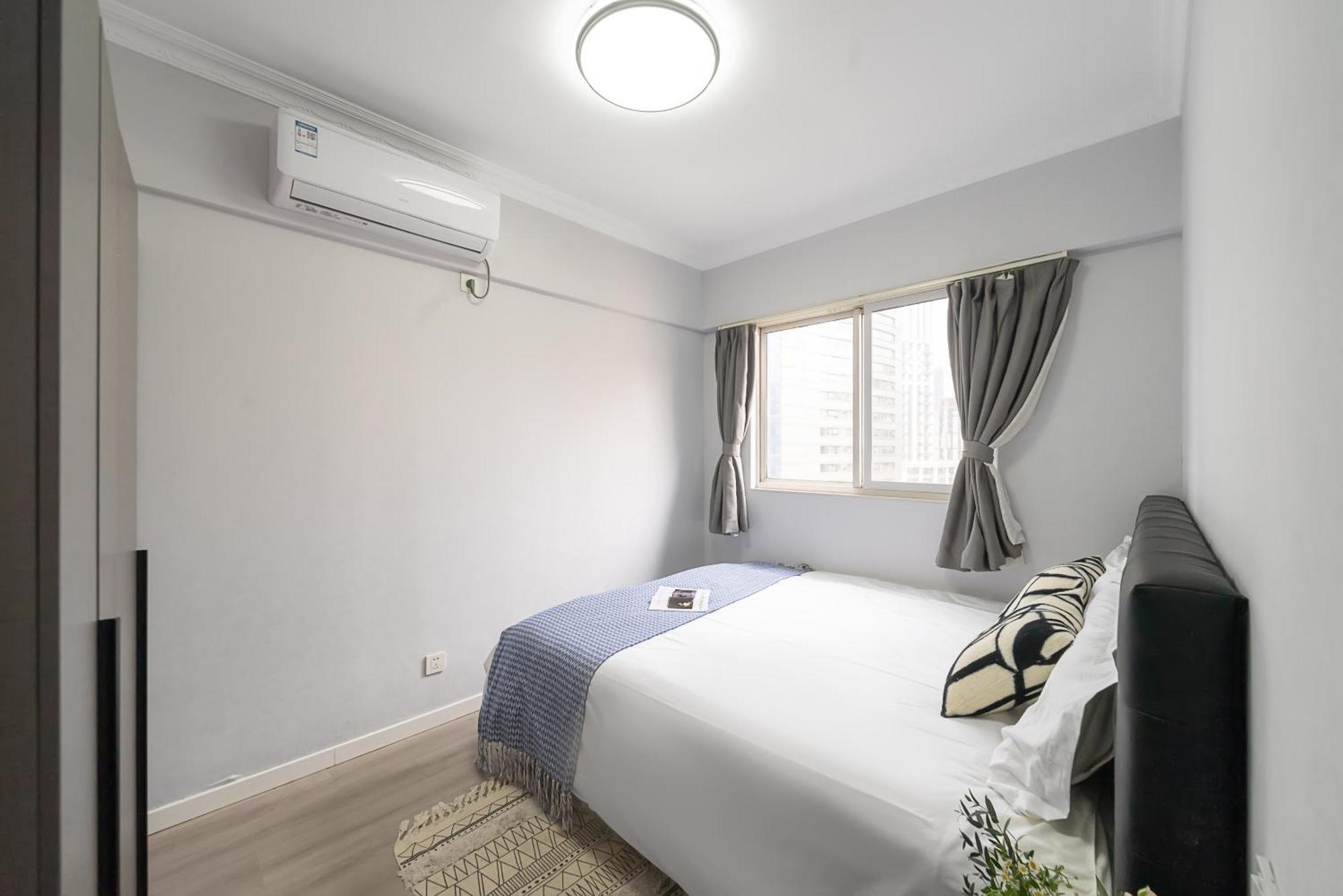 Lemonade - Nanjing East Road Pedestrian Street 3 Bedroom * Shanghai